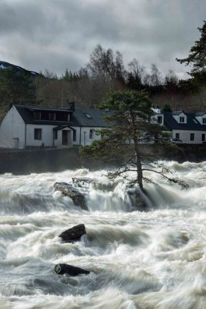 Falls of Dochart.jpg